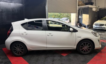 2015 Toyota Aqua - photo 16