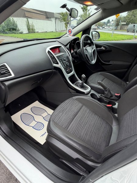 2015 Vauxhall Astra - photo 12