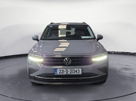 2022 Volkswagen Tiguan - photo 2