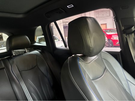 2025 Volkswagen Tiguan - photo 19