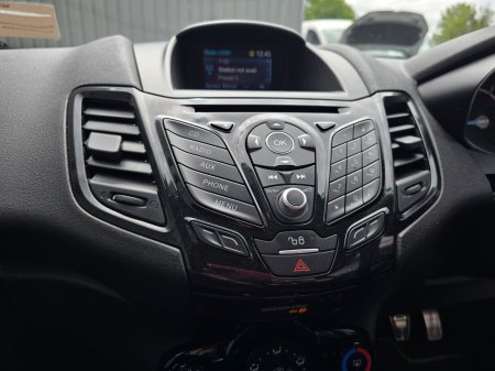2015 Ford Fiesta - photo 15