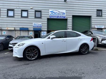 2016 Lexus IS 300h F-Sport