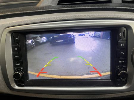 2012 Toyota Vitz - photo 21