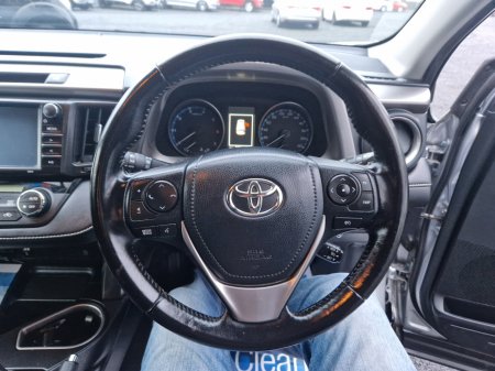 2017 Toyota RAV4 - photo 12