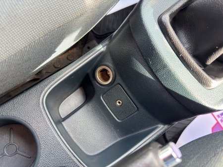 2010 Ford Fiesta - photo 17