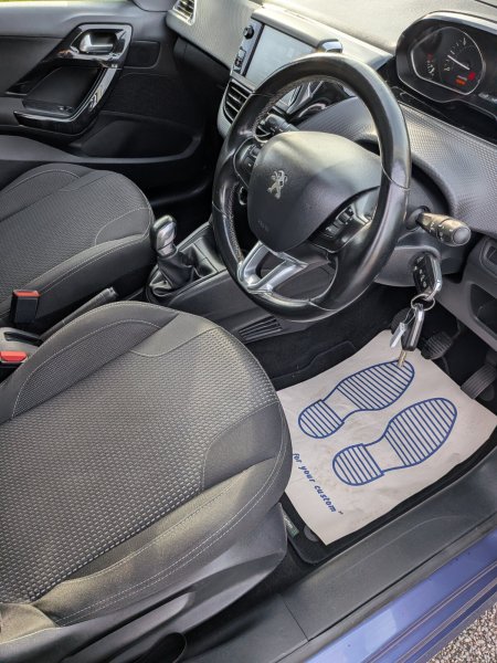 2016 Peugeot 208 - photo 12
