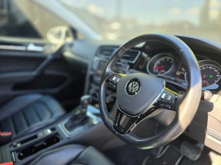 2017 Volkswagen Golf - photo 2