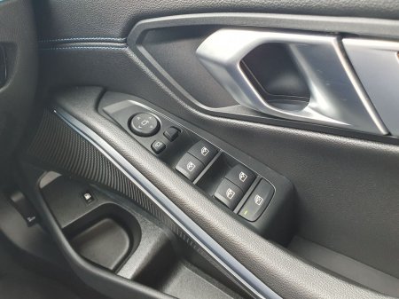 2023 BMW 3-Series - photo 23