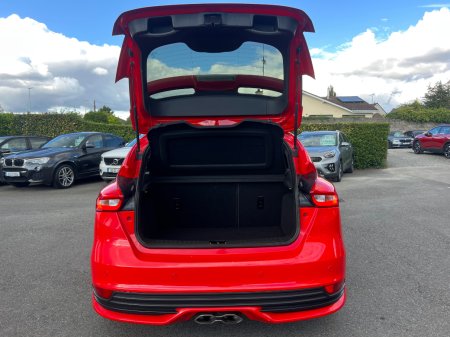 2018 Ford Focus - photo 16