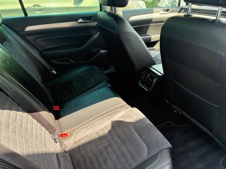 2020 Volkswagen Passat - photo 16