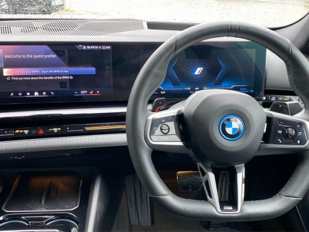 2024 BMW 5-Series - photo 5