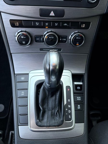2012 Volkswagen Passat - photo 11