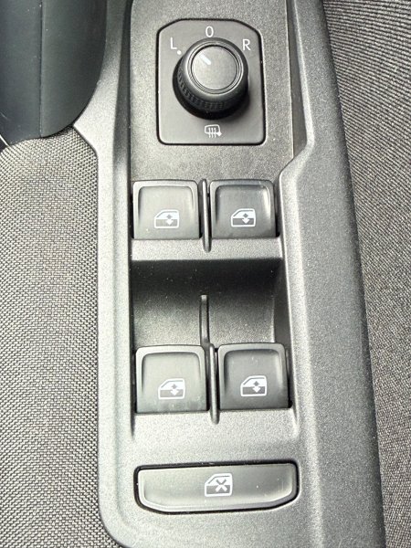2023 Volkswagen Tiguan - photo 25