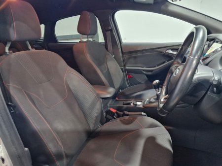 2018 Ford Focus - photo 19