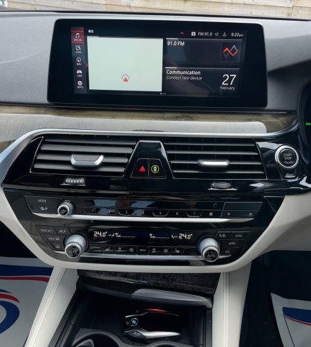 2020 BMW 5-Series - photo 8