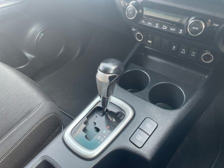 2020 Toyota Hilux - photo 16