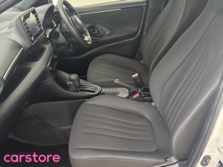 2023 Toyota Yaris - photo 12