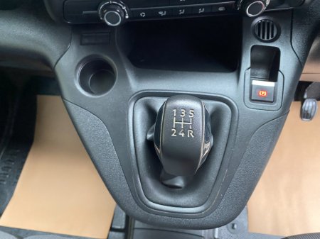 2021 Peugeot Partner - photo 17
