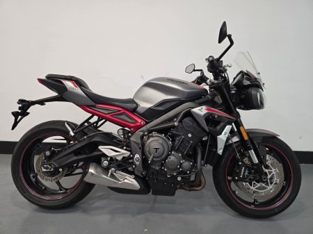 2021 Triumph Street triple - photo 9