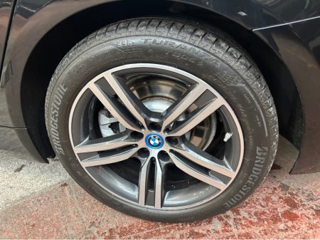 2023 BMW 5-Series - photo 23