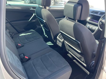 2020 Volkswagen Tiguan - photo 6