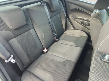 2015 Ford Fiesta - photo 16