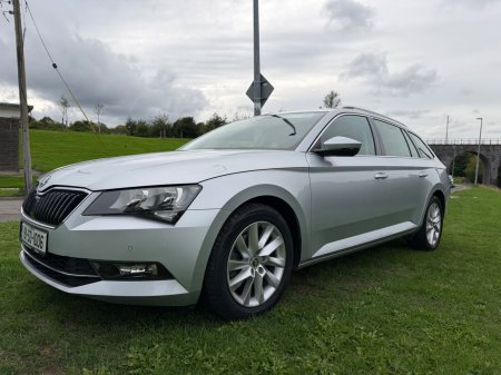 2019 Skoda Superb - photo 8