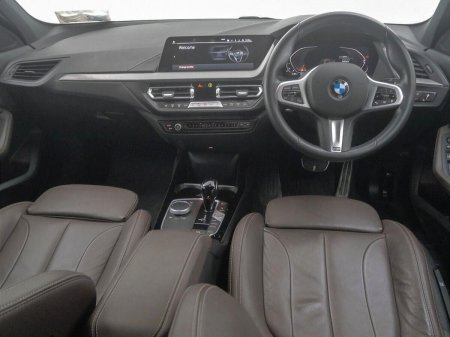 2024 BMW 1-Series - photo 4
