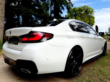 2022 BMW 5-Series - photo 9