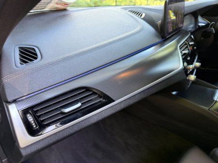 2021 BMW 5-Series - photo 18