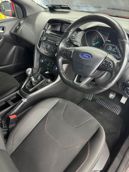2017 Ford Focus - photo 21