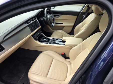 2019 Jaguar XF - photo 24