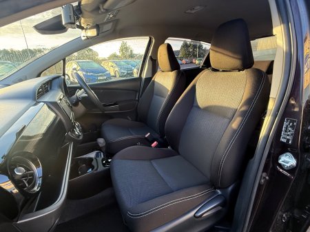 2017 Toyota Vitz - photo 15
