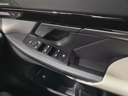 2024 BMW 5-Series - photo 22