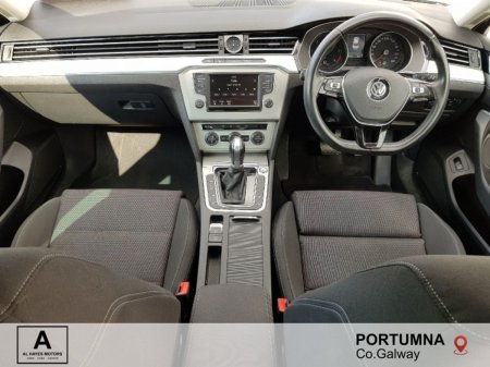 2017 Volkswagen Passat - photo 2