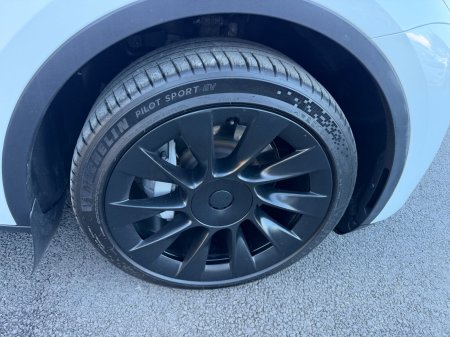 2023 Tesla Model Y - photo 32