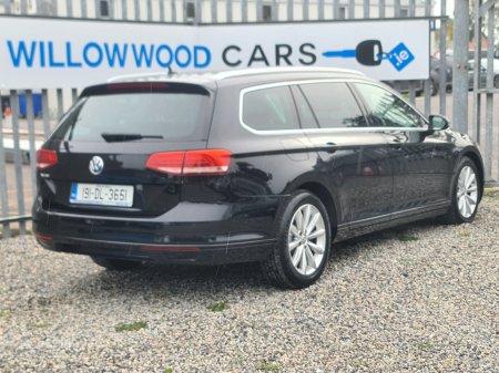 2019 Volkswagen Passat - photo 2