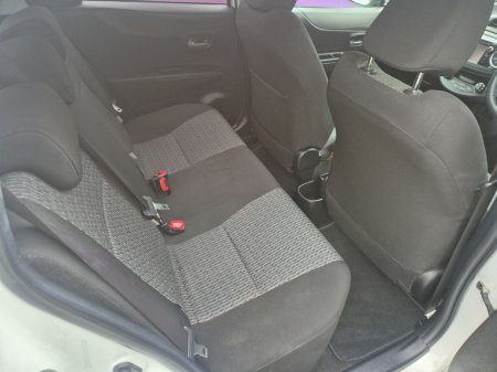 2014 Toyota Yaris - photo 9