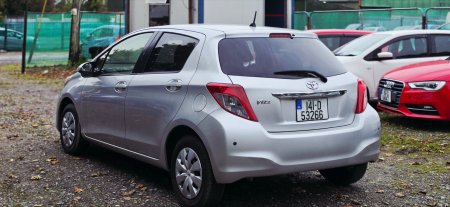 2014 Toyota Vitz - photo 4