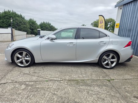 2017 Lexus IS - photo 5