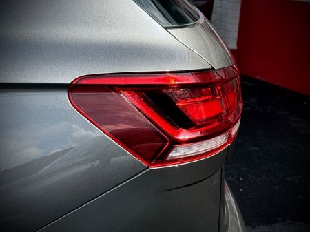 2020 Volkswagen Touareg - photo 20