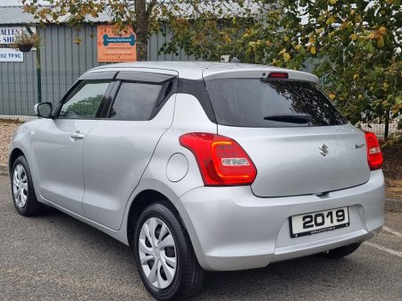 2019 Suzuki Swift - photo 2