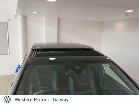 2025 Volkswagen Golf - photo 21