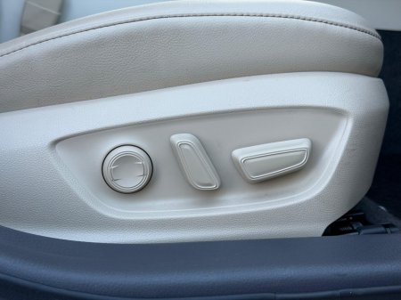 2019 Toyota Camry - photo 16