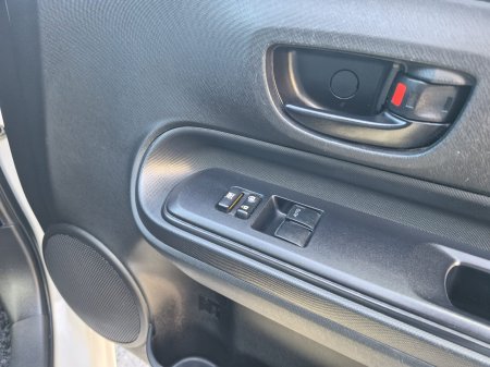 2017 Toyota Aqua - photo 12