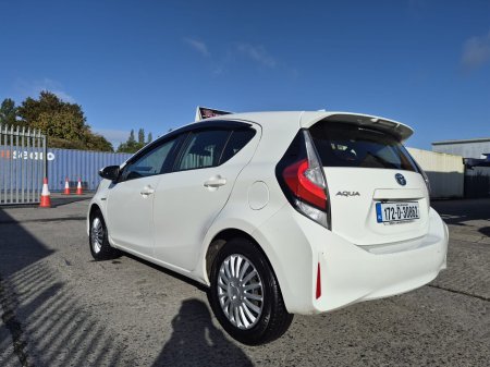 2017 Toyota Aqua - photo 4