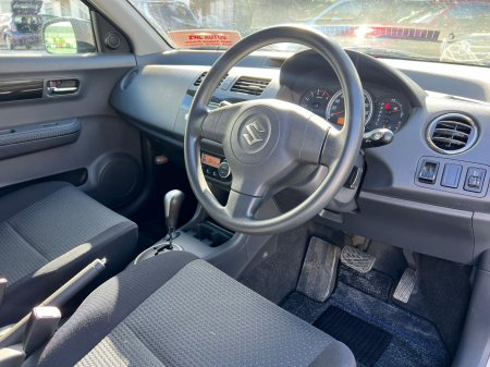 2010 Suzuki Swift - photo 12