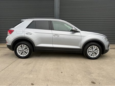 2023 Volkswagen T-Roc - photo 3