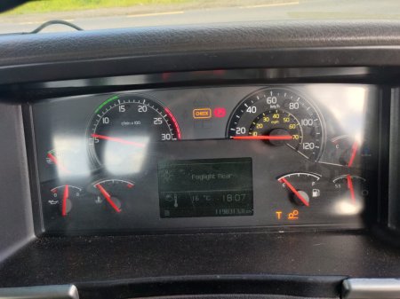 2011 Volvo FM11 - photo 20