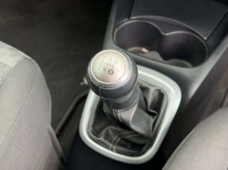 2017 Toyota Yaris - photo 10